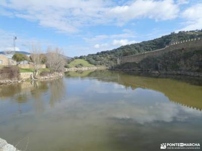 Madarquillos a los pies de Buitrago del Lozoya - Sierra Norte de Madrid;monasterio de bonaval cuelga